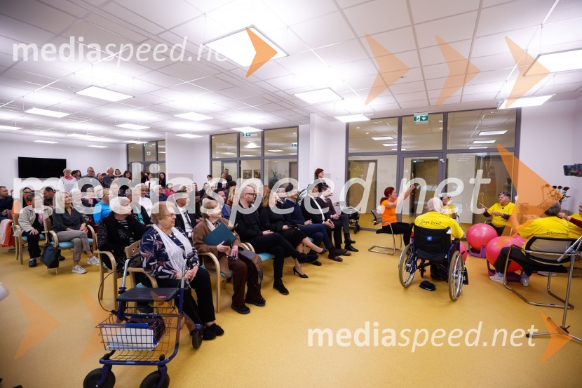 Odprtje dnevno varstvenega centra na Planini