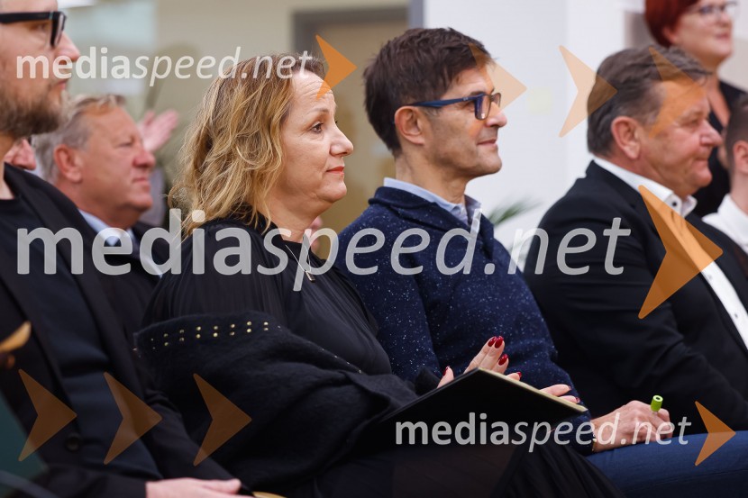  Nadja Gantar, direktorica, Dom upokojencev Kranj;  Matjaž Rakovec, župan Mestne občine KranjOdprtje dnevno varstvenega centra na Planini