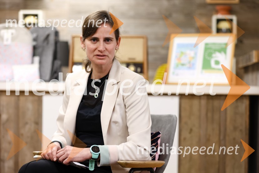  dr. Polonca Ojsteršek Zorčič, vodja Sektorja za ravnanje z odpadki, Ministrstvo za okolje in prostorEvropski teden zmanjševanja odpadkov, novinarska konferenca