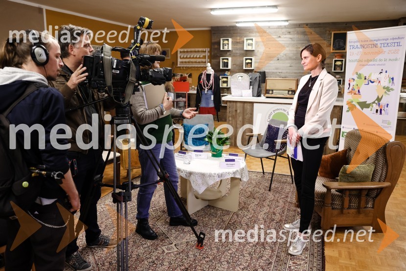  dr. Polonca Ojsteršek Zorčič, vodja Sektorja za ravnanje z odpadki, Ministrstvo za okolje in prostorEvropski teden zmanjševanja odpadkov, novinarska konferenca