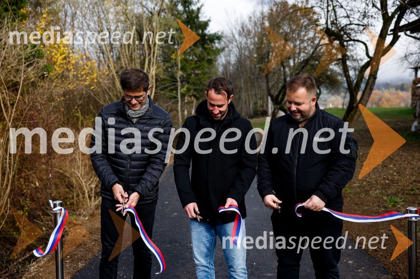  Matjaž Rakovec, župan Mestne občine Kranj;  Jan Likozar, predsednik, svet Krajevne skupnosti Trstenik;  Jure Kristan, prokurist podjetja AEREKS EUROPE d.o.oOtvoritev nove šolske poti od naselja Pangrščica do Trstenika