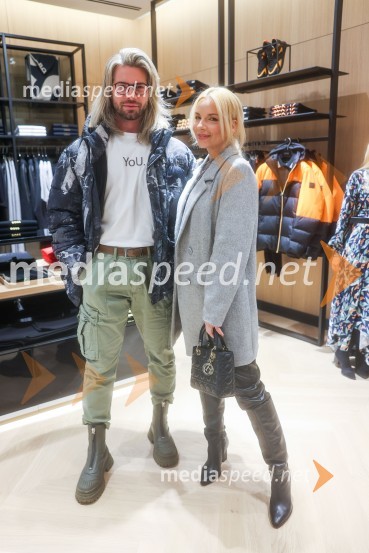  Tibor Golob, fotograf;  ... Otvoritev trgovin BOSS in HUGO v Europarku