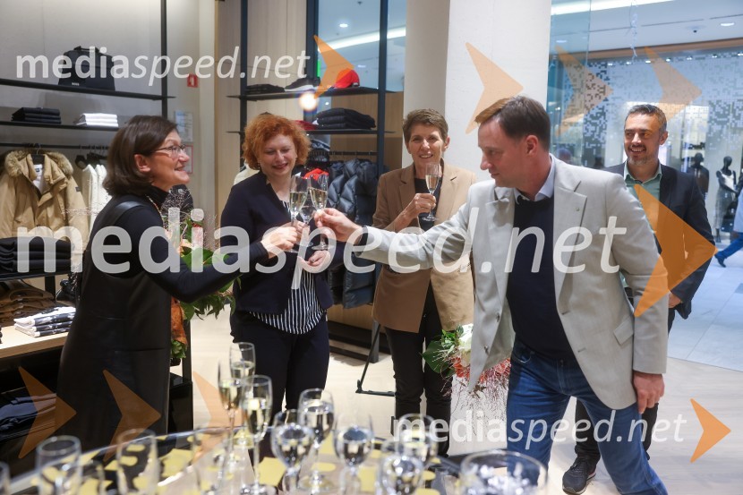  Jožica Brcar, komercialna direktorica Magistrat International;  ... ;  ... ;  ... Otvoritev trgovin BOSS in HUGO v Europarku