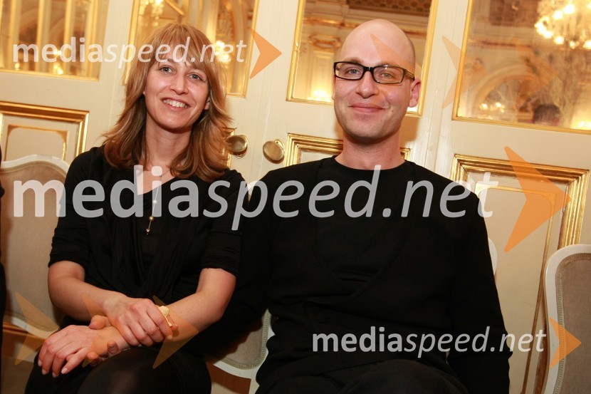 Barbara Podlogar, kostumografinja in njen fant, Miha Ažman, generalni direktor BMW SlovenijaZlatorog, premiera opere