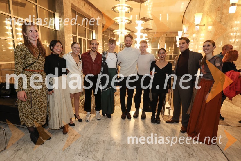  Helén Tamaskó, plesalka;  Eri Nishibara, plesalka;  Noemi Capuano, plesalka;  Robbie Pitt, plesalec;  Dalma Kitley, plesalka;  ... ;  Luka Vodopivec, plesalec;  Karelis Zambrano, plesalka;  Marco Arzenton, plesalec;  Rebecca Moriondo, plesalkaPerpetuum mobile, plesna predstava v SNG Nova Gorica