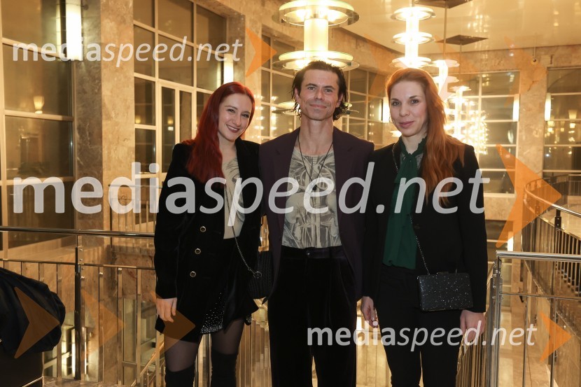  Nastja Bremec Rynia, koreografinja, MN dance Company;  Michal Rynia, koreograf, MN dance Company;  Ana  Kržišnik Blažica, dramaturginjaPerpetuum mobile, plesna predstava v SNG Nova Gorica