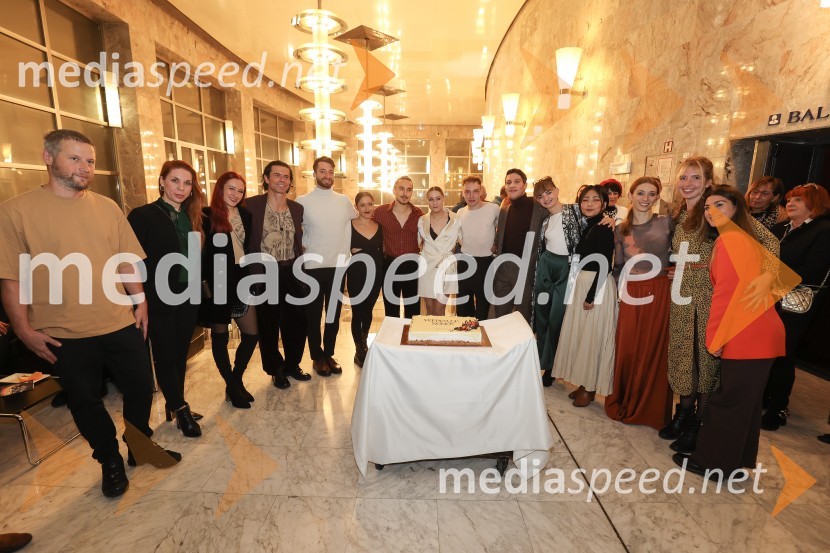  ... ;  Ana  Kržišnik Blažica, dramaturginja;  Nastja Bremec Rynia, koreografinja, MN dance Company;  Michal Rynia, koreograf, MN dance Company;  ... ;  Karelis Zambrano, plesalka;  Robbie Pitt, plesalec;  Noemi Capuano, plesalka;  Luka Vodopivec, plesalec;  Marco Arzenton, plesalec;  Dalma Kitley, plesalka;  Eri Nishibara, plesalka;  Rebecca Moriondo, plesalka;  Helén Tamaskó, plesalka;  ... Perpetuum mobile, plesna predstava v SNG Nova Gorica