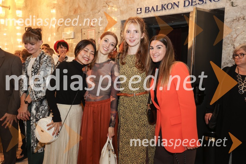  Eri Nishibara, plesalka;  Rebecca Moriondo, plesalka;  Helén Tamaskó, plesalka;  ... Perpetuum mobile, plesna predstava v SNG Nova Gorica