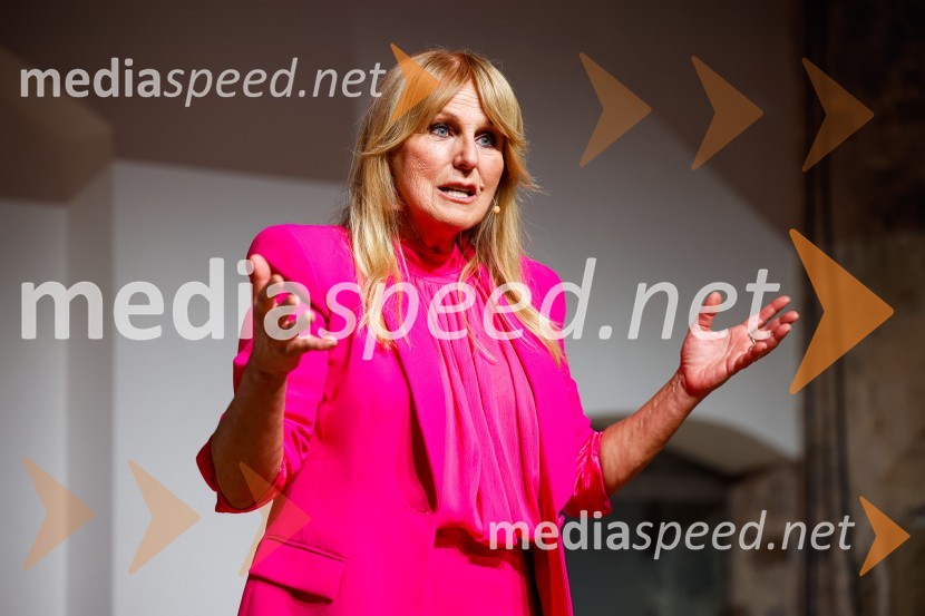  Zvezdana  Mlakar, igralkaPogovori, ki so mi spremenili življenje, izid knjige Zvezdane Mlakar in Roka Smoleja