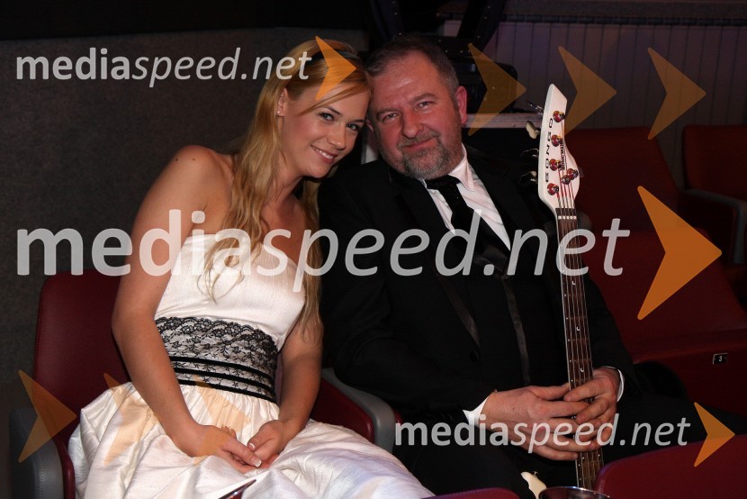 Cankar Vincecij, član skupine Čuki, s spremljevalno pevkoRdeča preproga s Sebastianom, snemanje oddaje