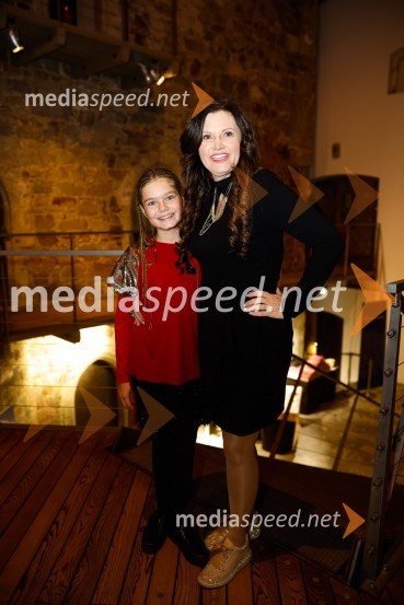  ... ;  Andreja Jernejčič, direktorica podjetja za piar, digitalni piar, komuniciranje, treninge javnega nastopanja in izobraževanja Lin&NilPogovori, ki so mi spremenili življenje, izid knjige Zvezdane Mlakar in Roka Smoleja