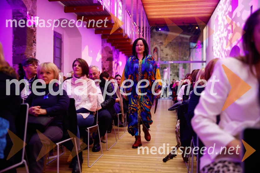  Maja Gal Štromar, igralka in pisateljicaPogovori, ki so mi spremenili življenje, izid knjige Zvezdane Mlakar in Roka Smoleja