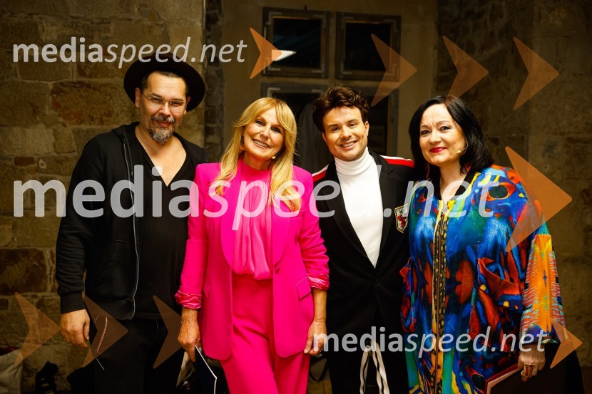  ... ;  Zvezdana  Mlakar, igralka;  Rok Smolej, televizijec;  Maja Gal Štromar, igralka in pisateljicaPogovori, ki so mi spremenili življenje, izid knjige Zvezdane Mlakar in Roka Smoleja