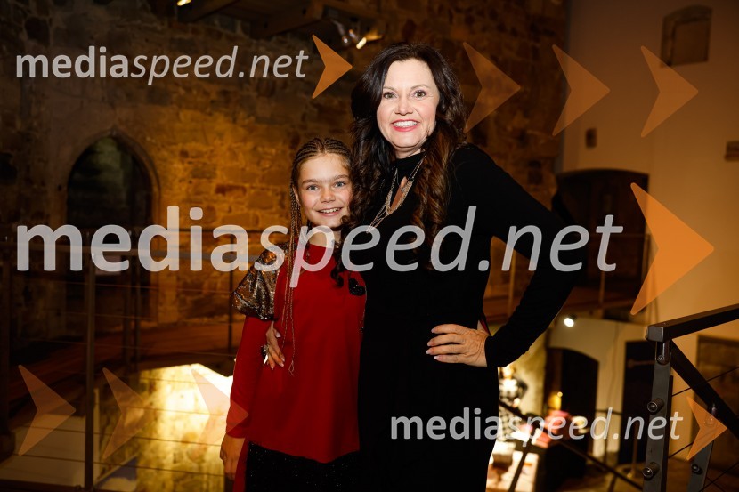  ... ;  Andreja Jernejčič, direktorica podjetja za piar, digitalni piar, komuniciranje, treninge javnega nastopanja in izobraževanja Lin&NilPogovori, ki so mi spremenili življenje, izid knjige Zvezdane Mlakar in Roka Smoleja