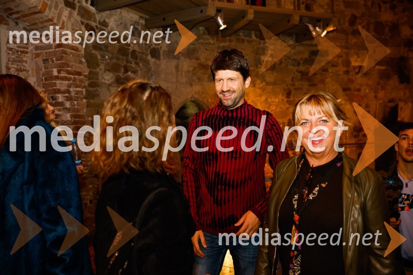  Tomaž Mihelič - Marlenna, član skupine Sestre;  ... Pogovori, ki so mi spremenili življenje, izid knjige Zvezdane Mlakar in Roka Smoleja