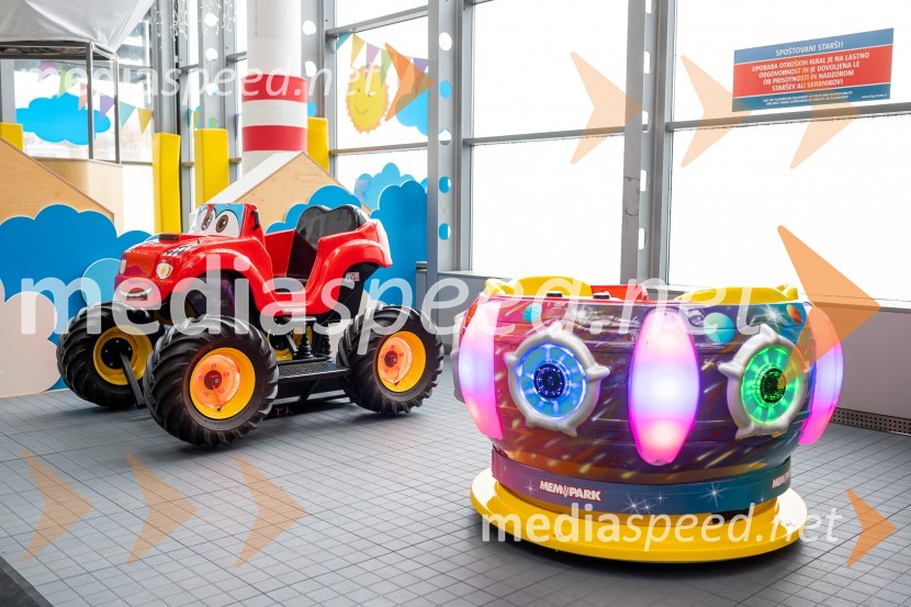 Praznična okrasitev v City centru Celje