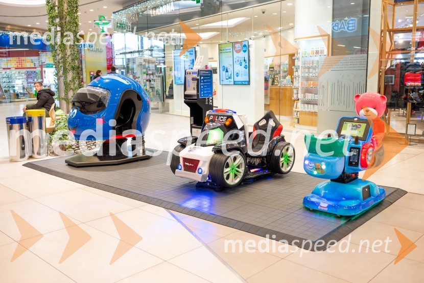 Praznična okrasitev v City centru Celje