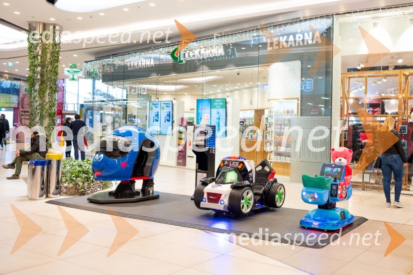 Praznična okrasitev v City centru Celje