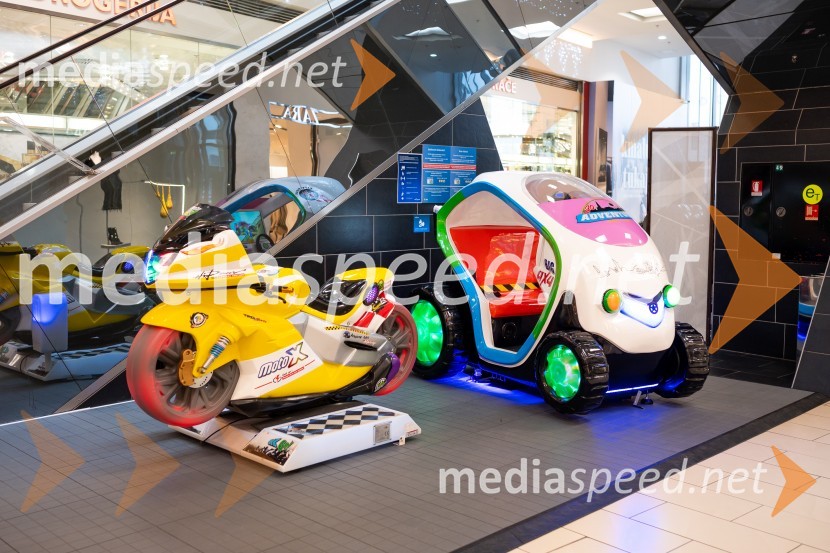 Praznična okrasitev v City centru Celje