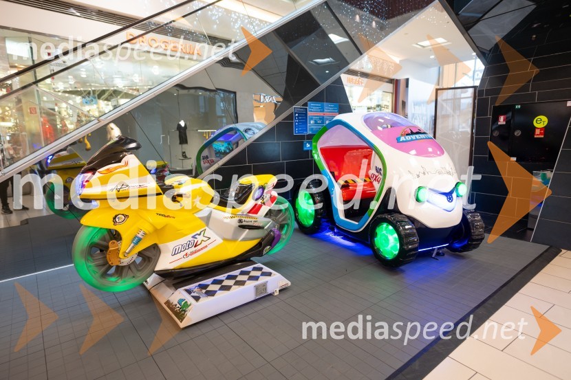 Praznična okrasitev v City centru Celje