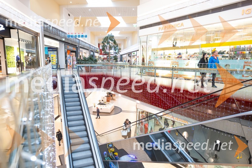 Praznična okrasitev v City centru Celje