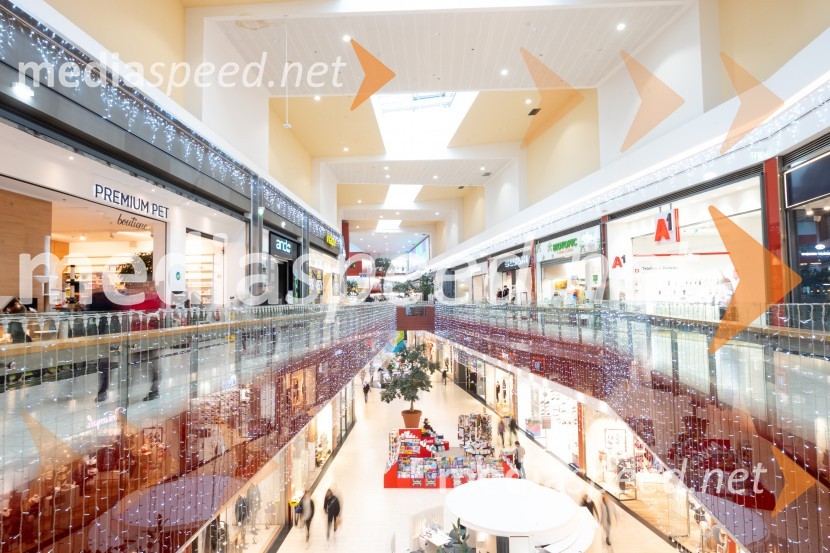 Praznična okrasitev v City centru Celje