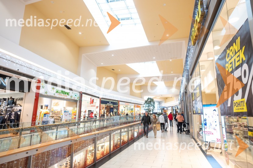 Praznična okrasitev v City centru Celje