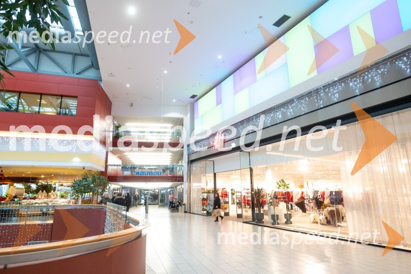 Praznična okrasitev v City centru Celje