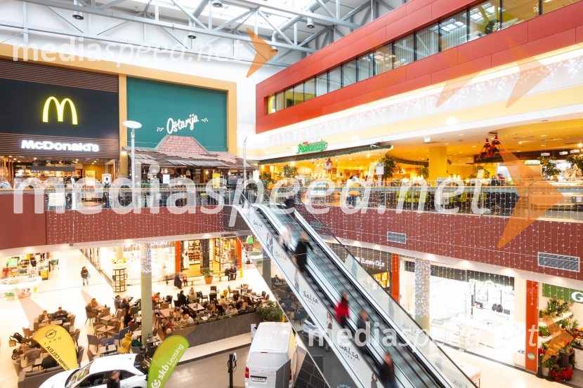 Praznična okrasitev v City centru Celje