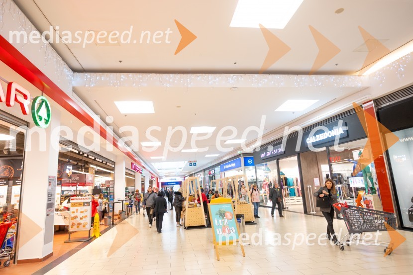 Praznična okrasitev v City centru Celje