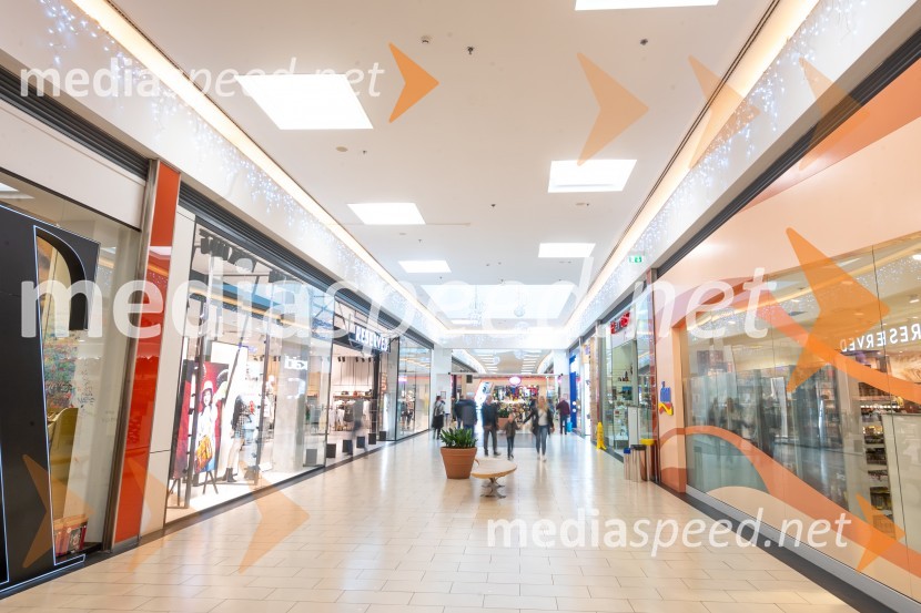 Praznična okrasitev v City centru Celje