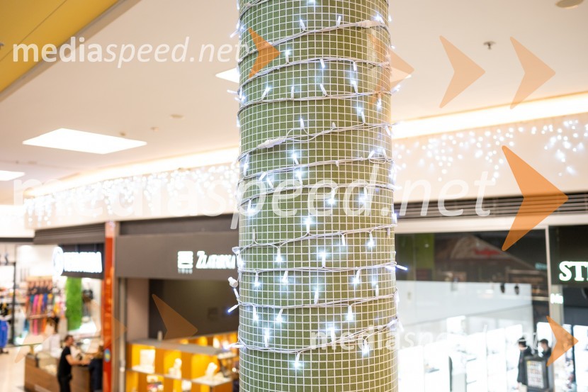 Praznična okrasitev v City centru Celje