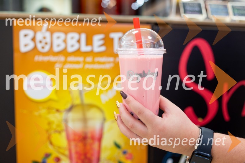 Praznična okrasitev v City centru Celje