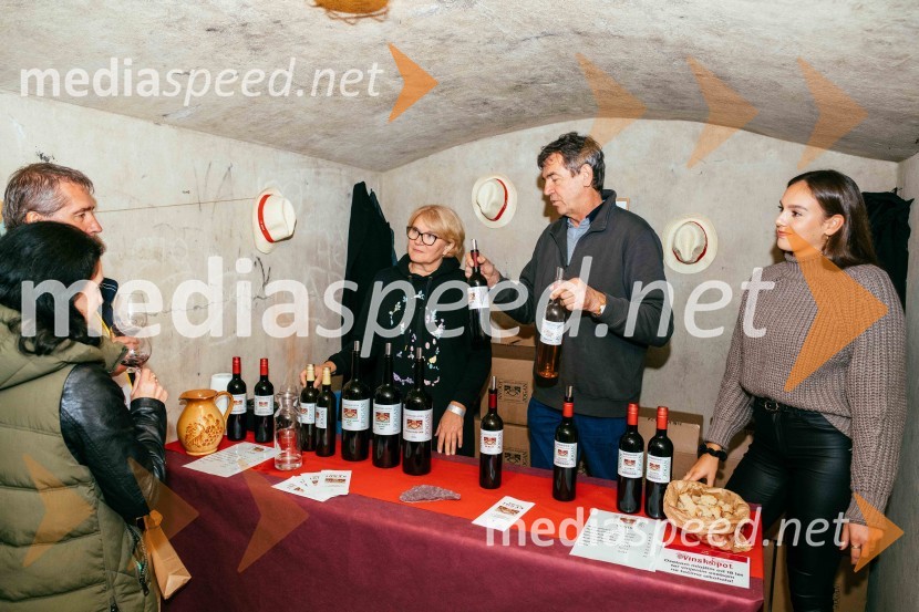 Vinska pot v rovih pod starim Kranjem 2022, petek