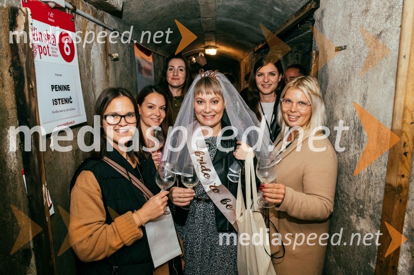 Vinska pot v rovih pod starim Kranjem 2022, petek