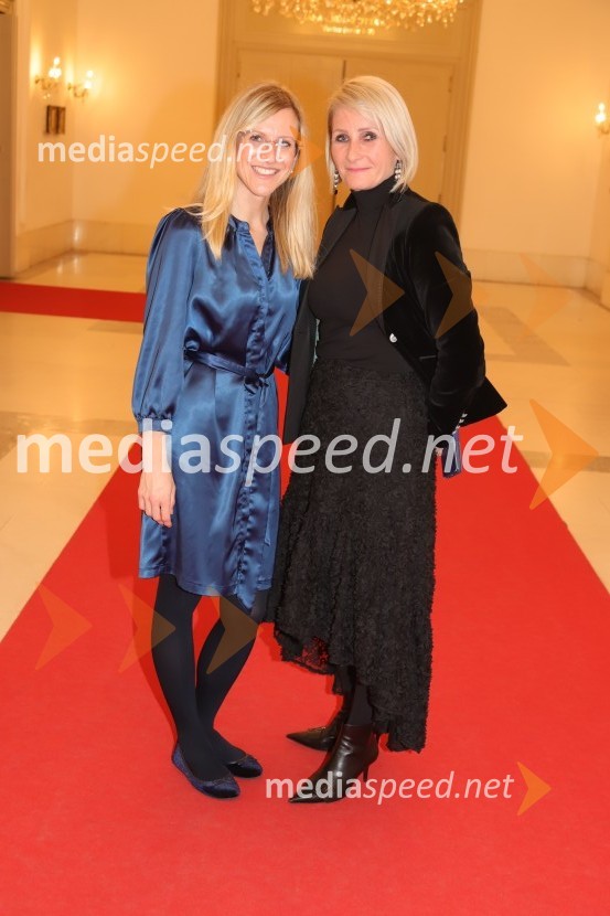  Špela Pokeržnik, glasbenica in novinarka;  Anja  Žižek, marketing SNG MariborSamo ne se ustavit!, premiera drame v SNG Maribor