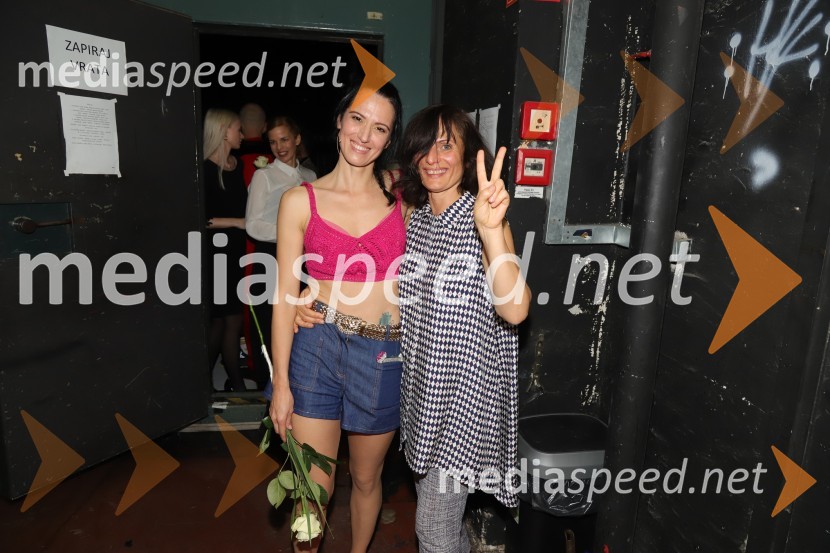  Eva Kraš, igralka;  Mirjana Šajinović, igralkaSamo ne se ustavit!, premiera drame v SNG Maribor