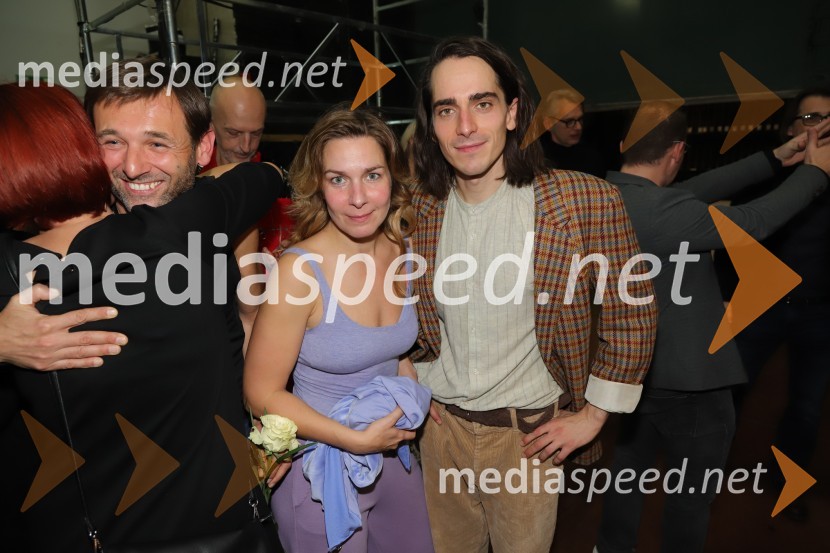  Viktor Hrvatin Meglič, igralec;  Ana Urbanc, igralka;  Petja Labović, igralecSamo ne se ustavit!, premiera drame v SNG Maribor