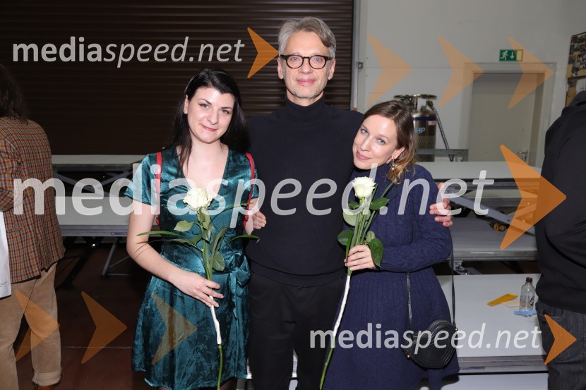  Nika  Dolgan, asistentka kostumografije;  Primož Ekart, igralec, režiser;  Tina Kolenik, kostumografinjaSamo ne se ustavit!, premiera drame v SNG Maribor