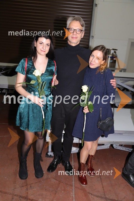  Nika  Dolgan, asistentka kostumografije;  Primož Ekart, igralec, režiser;  Tina Kolenik, kostumografinjaSamo ne se ustavit!, premiera drame v SNG Maribor