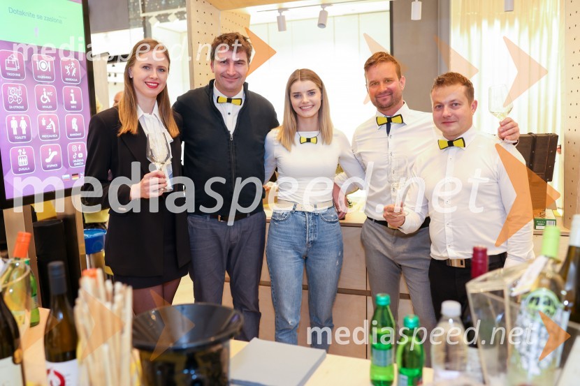  Neža Jarc, Mariborska vinska kraljica 2020;  Sandi  Fleisinger, Kmetija Fleisinger;  Maruša Mukenauer, Vino Mukenauer;  Domen Jaunik, Vinogradništvo Jaunik;  Samo Krajnc, Vino KrajncPubeci 2022 v centru Aleja Ljubljana