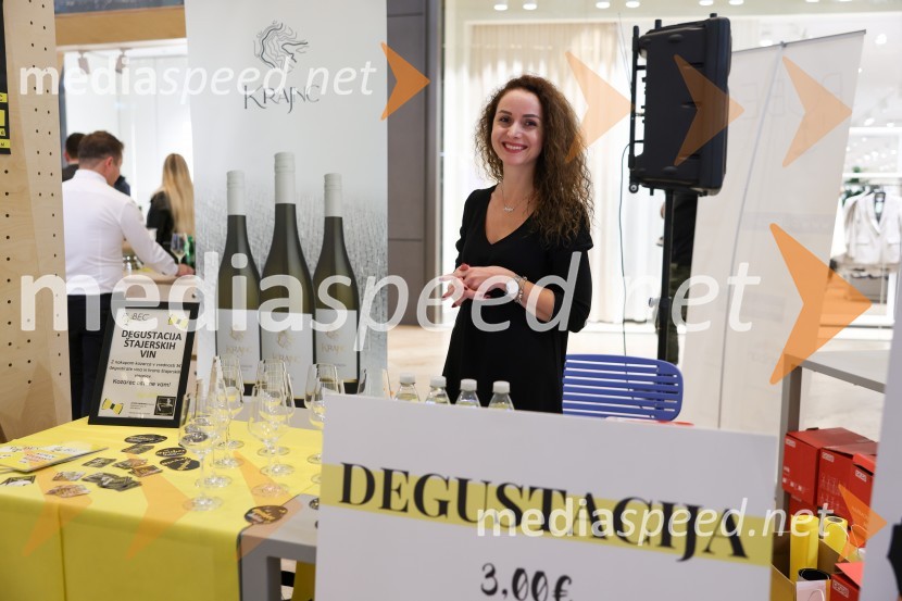  Katja Urgl, Mediaspeed d.o.oPubeci 2022 v centru Aleja Ljubljana