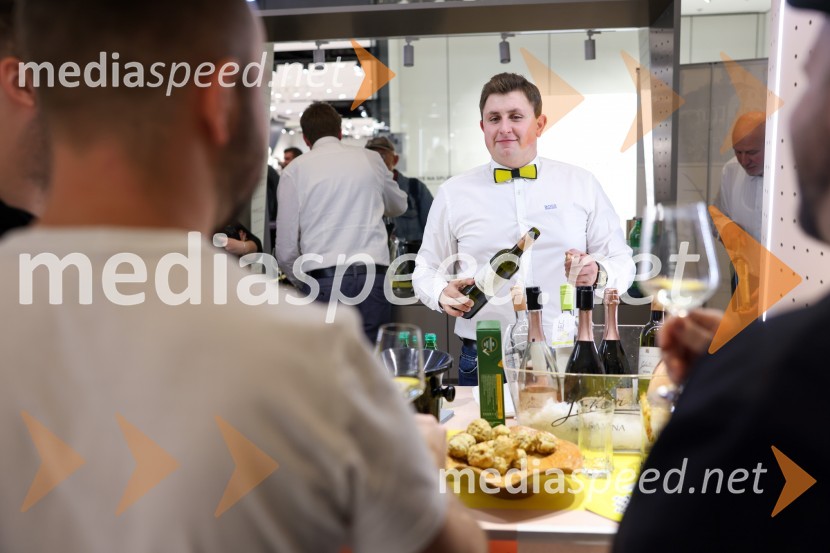  Aljaž  Leber, Vino LeberPubeci 2022 v centru Aleja Ljubljana