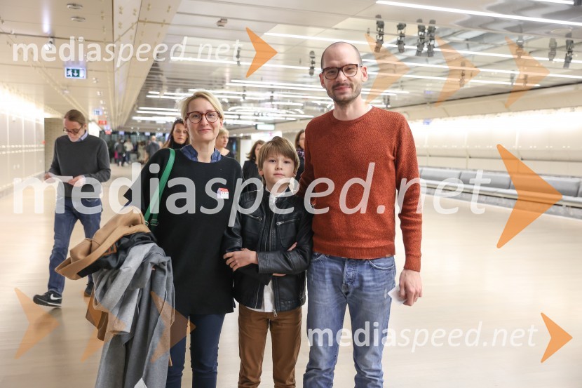  Maja Tašner Vatovec;  ... ;  Matej Tašner Vatovec, poslanec Združene leviceDANCE ME, premiera plesne predstave v Cankarjevem domu