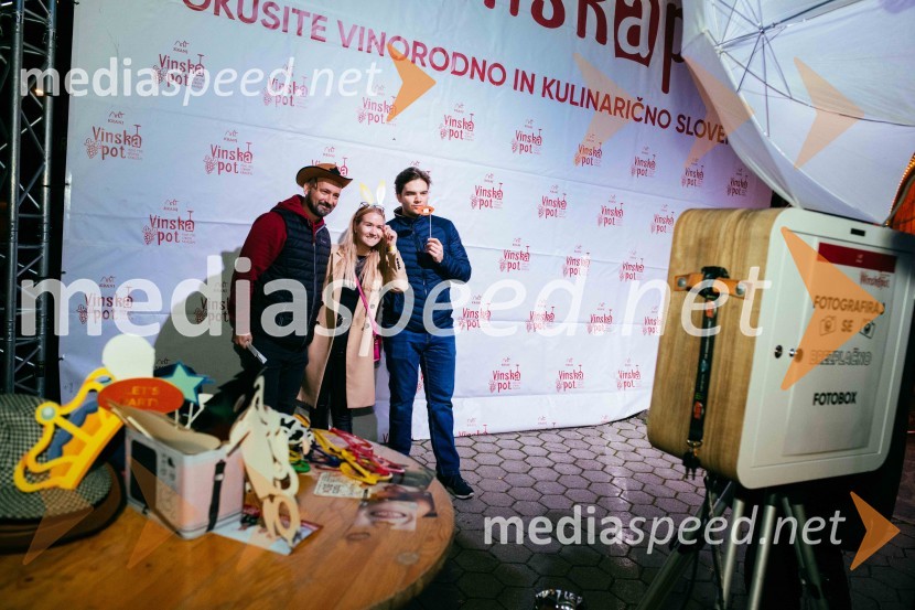 Vinska pot v rovih pod starim Kranjem 2022, sobota