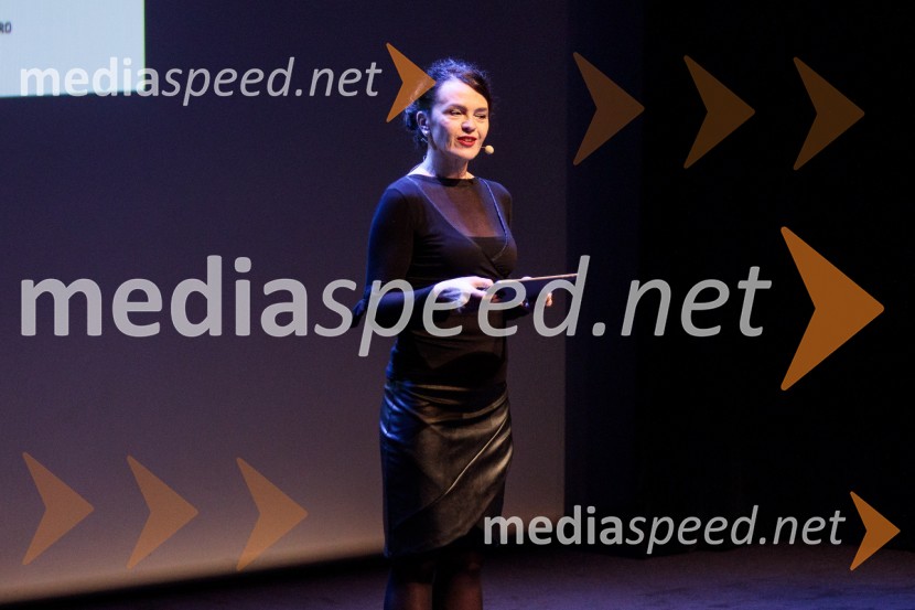  Andreja Jernejčič, direktorica podjetja za piar, digitalni piar, komuniciranje, treninge javnega nastopanja in izobraževanja Lin&Nil33. LIFFE, zaključek ljubljanskega mednarodnega filmskega festivala