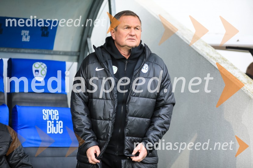  Matjaž Kek, selektor slovenske nogometne reprezentanceNogometna tekma Slovenija - Črna gora