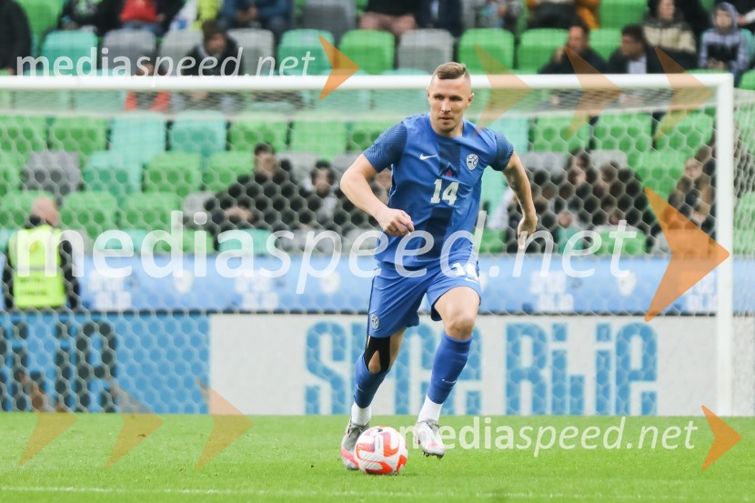  Jasmin Kurtić, nogometaš, SpalNogometna tekma Slovenija - Črna gora