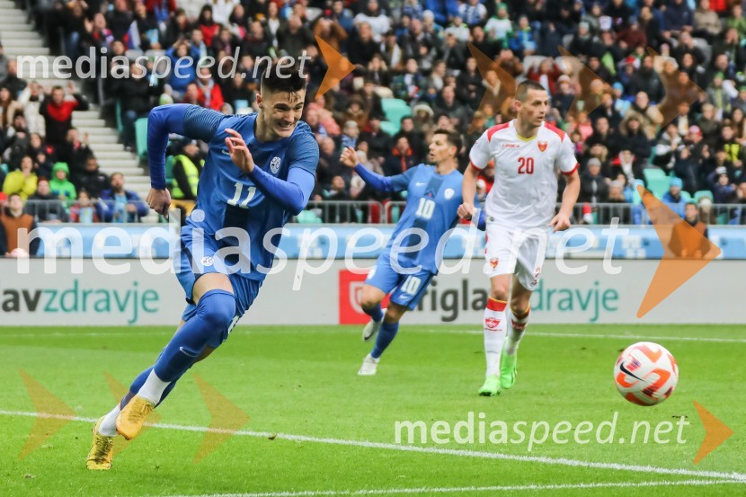  Benjamin Šeško, nogometašNogometna tekma Slovenija - Črna gora