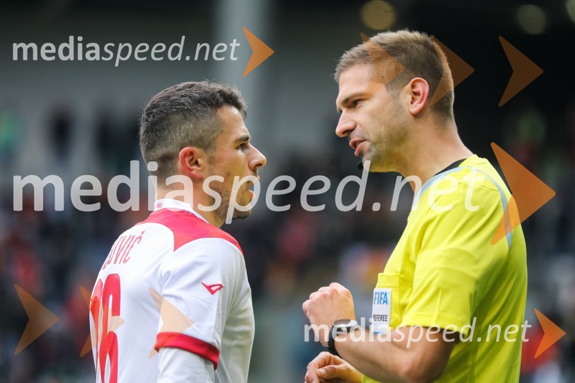 Nogometna tekma Slovenija - Črna gora